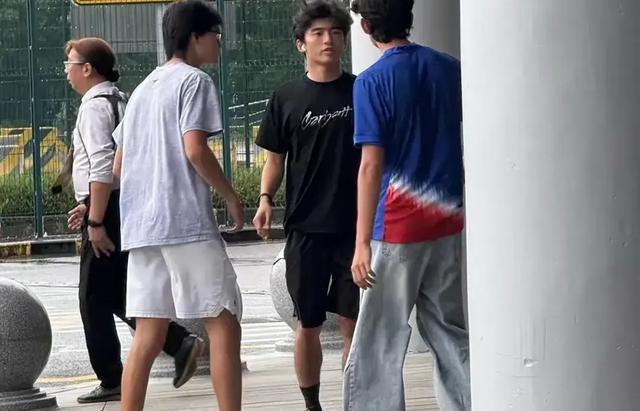 当着剧组的