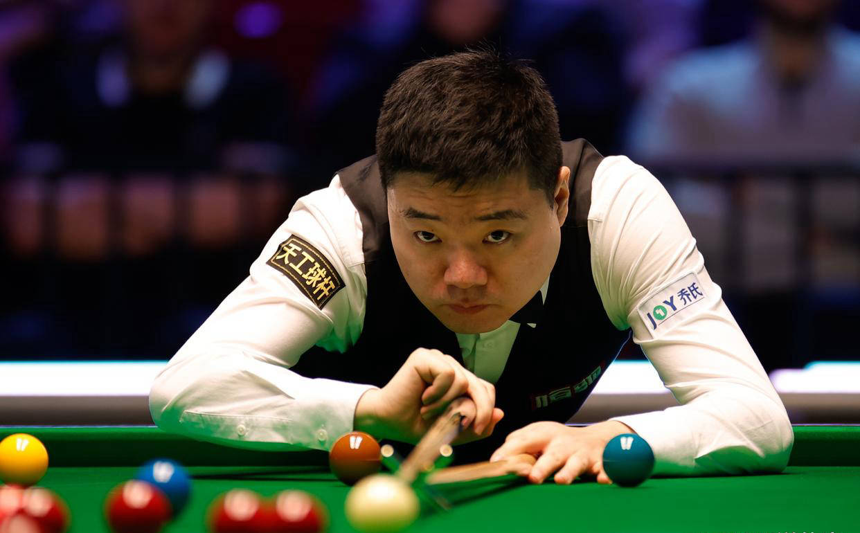 部被淘汰, 击败奥沙利, 并与墨菲上