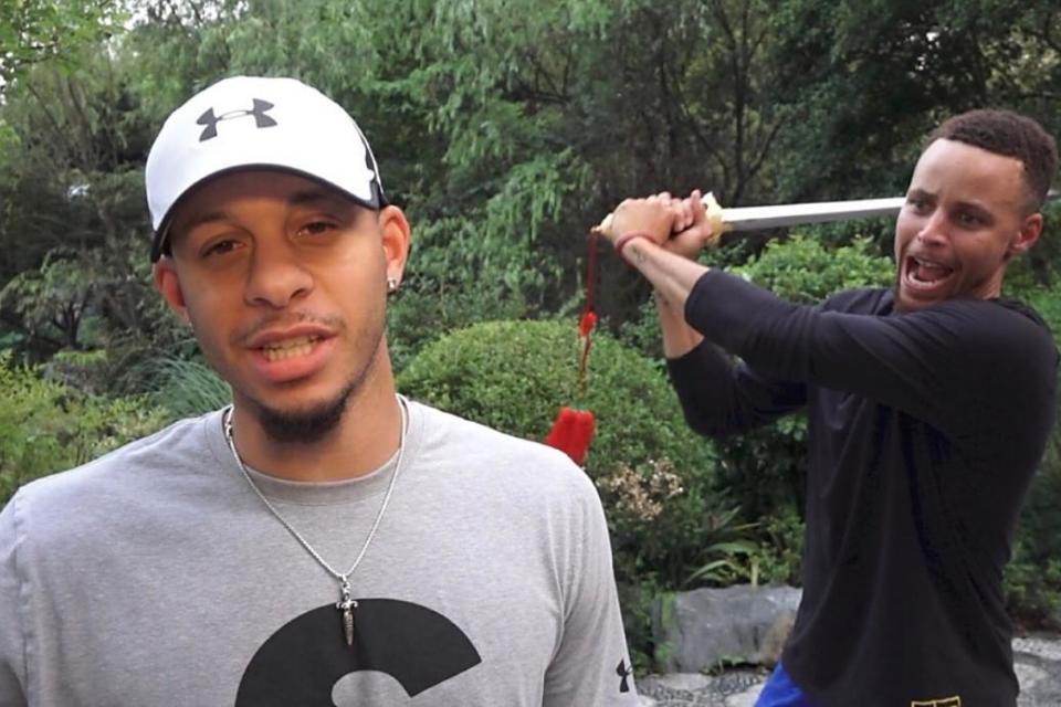 但同样, 衣室而言, 多万美元 但同样, 衣室而言, 多万美元